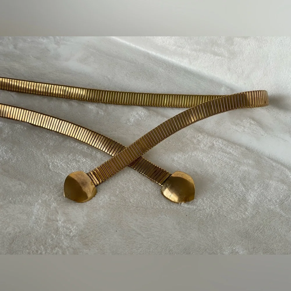 Vintage 80’s  gold stretch metal 80s belt or necklace
